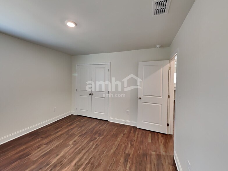 Building Photo - 1776 Silver Tree St