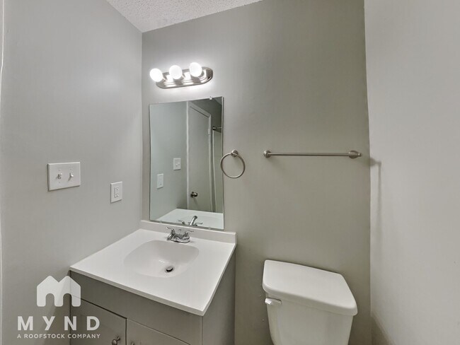 Building Photo - 7301 Hollorn Ln