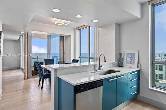Building Photo - 3535 S Ocean Dr