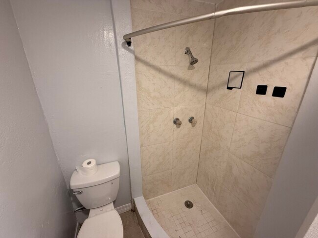 Building Photo - 3300 Broadway