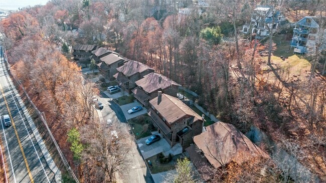 Building Photo - 14 Longview Ct