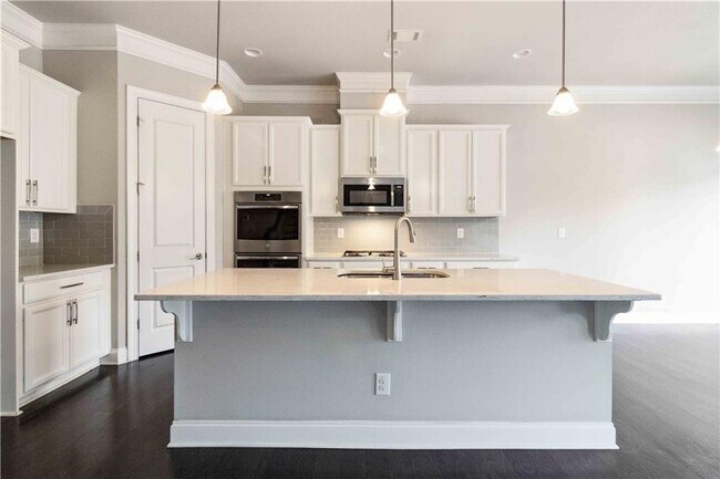 Building Photo - 510 Suwanee Pass Ln
