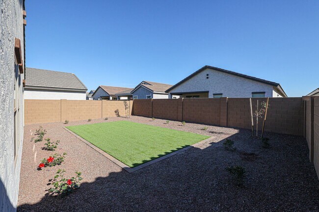 Building Photo - 4 Bedroom in Ambra Gated Community