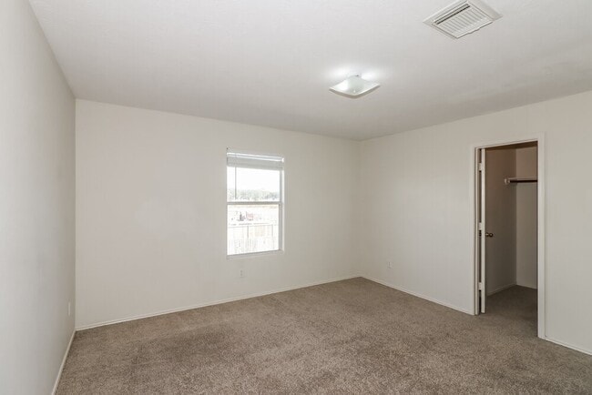 Building Photo - 3826 Rowlock Vine Dr