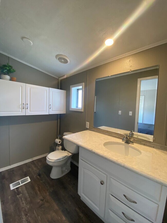 Building Photo - Deer Lake-3 bedroom, 2 bath house for rent!!