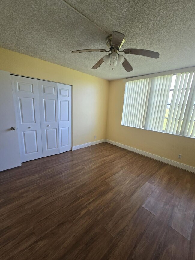 Building Photo - 7051 Environ Blvd