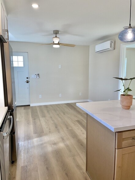 Building Photo - 385 Theresa Way