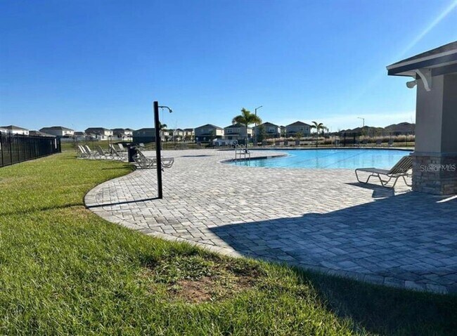 Building Photo - 3019 Chantilly Dr