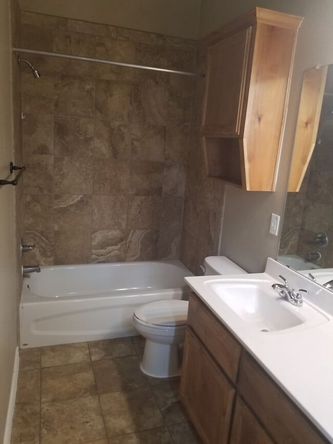 Building Photo - 4302 Hunters Pl Dr