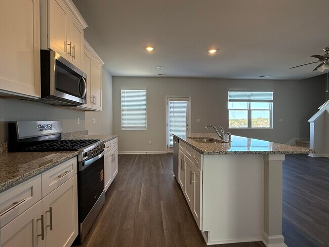 Building Photo - 935 Raghorn Rd