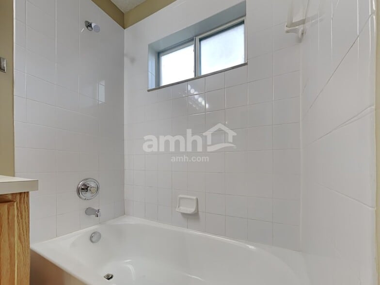 Building Photo - 15333 Harrowgate Way