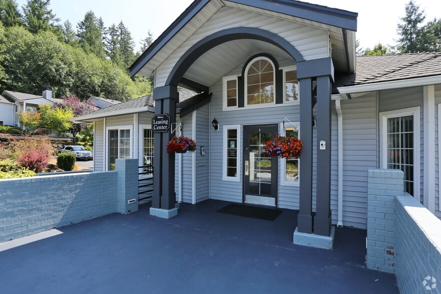 The Signature Apartments and Townhomes 2033 NW Bobwhite Ln Silverdale