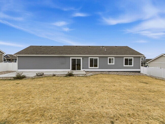 Building Photo - Excellent 3-Bedroom Home in Evans With Great Backyard & Attached Garage!