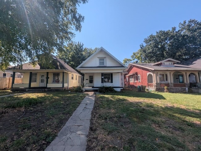 Building Photo - 2622 Monterey St
