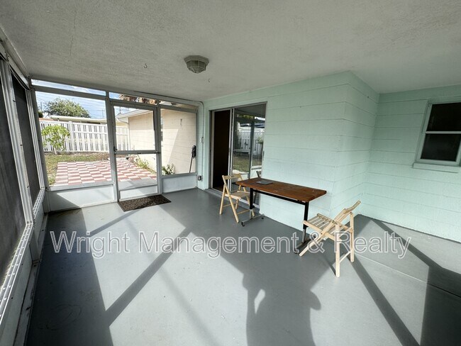 Building Photo - 10921 Norwood Ave