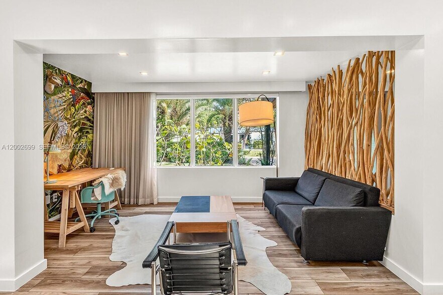 Building Photo - 570 NE 52nd Terrace