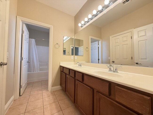 Building Photo - 116 Augusta Course Ave