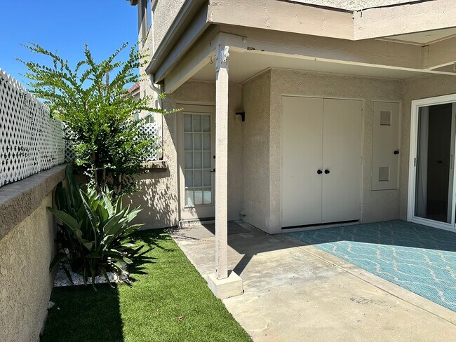 Building Photo - 28112 Mariposa