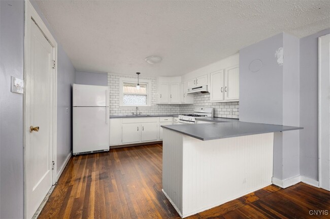 Building Photo - 1410 Fincke Ave