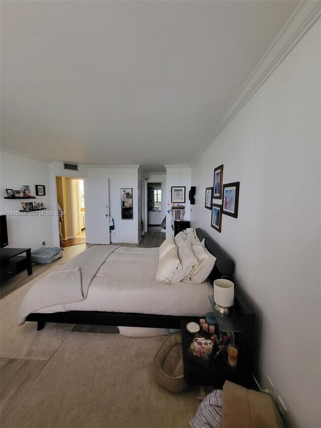 Building Photo - 18151 NE 31st Ct