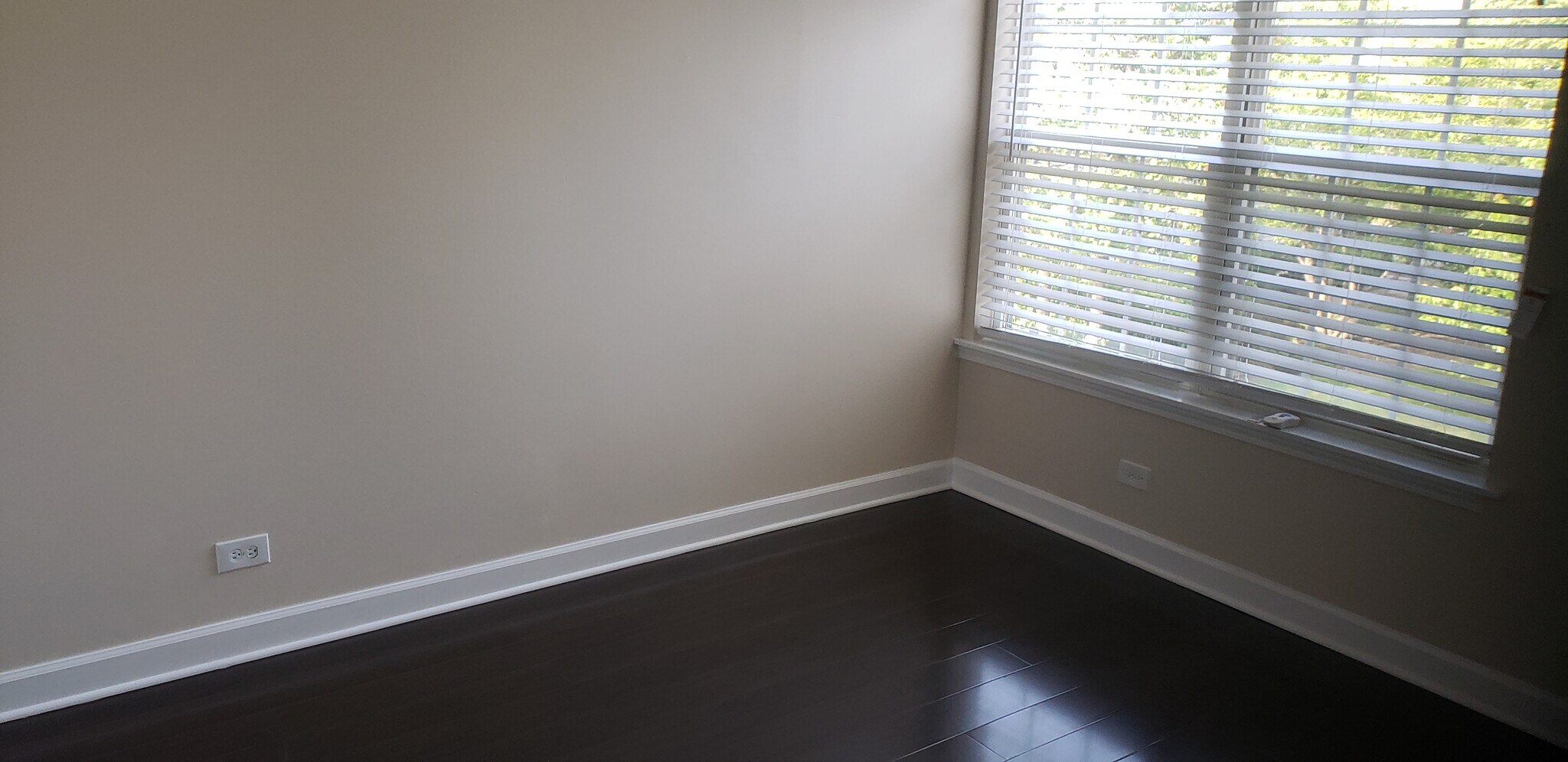 Building Photo - 9030 W Heathwood Cir