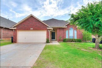 Building Photo - 4 Bed 2 Bath near Buck Thomas Park.