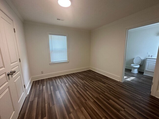 Building Photo - 1814 Newark Ave