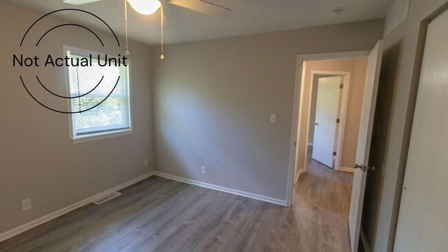 Building Photo - 7220 N Moberly Dr