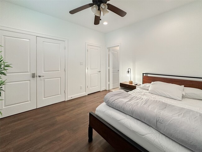 Building Photo - 2 Hermann Park Ct