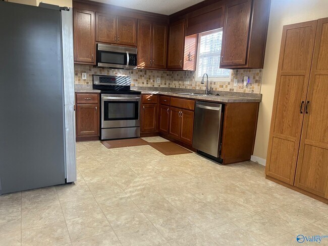 Building Photo - 108 Ann Bradley Dr