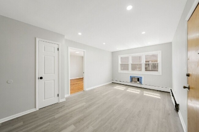 Building Photo - 1213 Roselle St