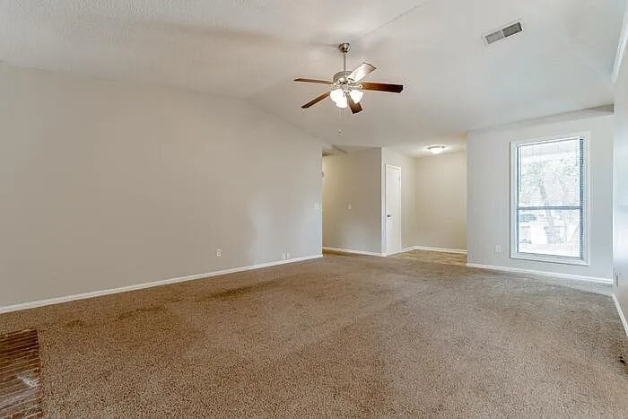 Building Photo - 141 Windmill Orchard Rd