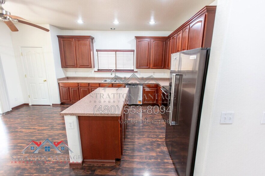 Building Photo - 21113 E Stonecrest Dr