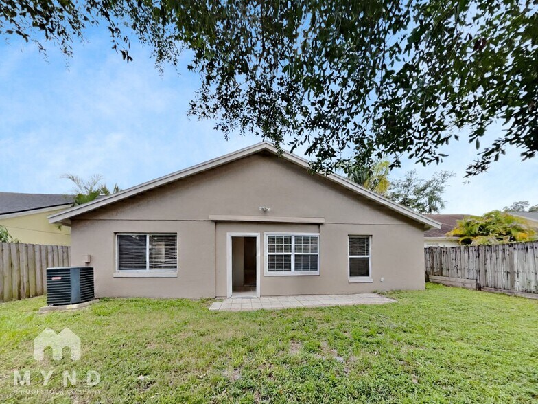 Building Photo - 1105 Manigan Ave