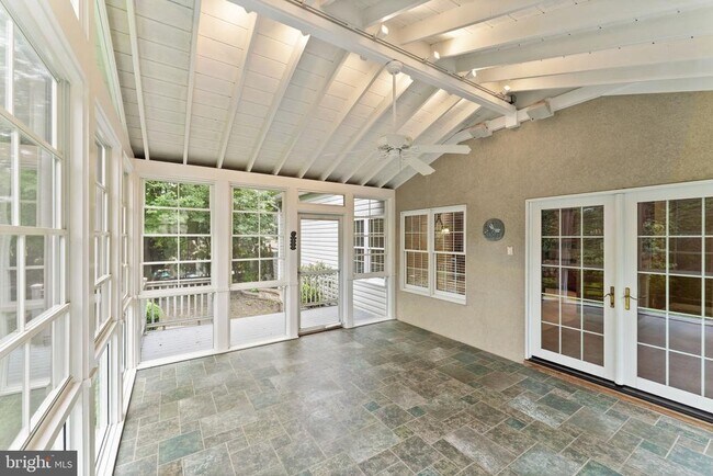 Building Photo - 46448 Montgomery Pl