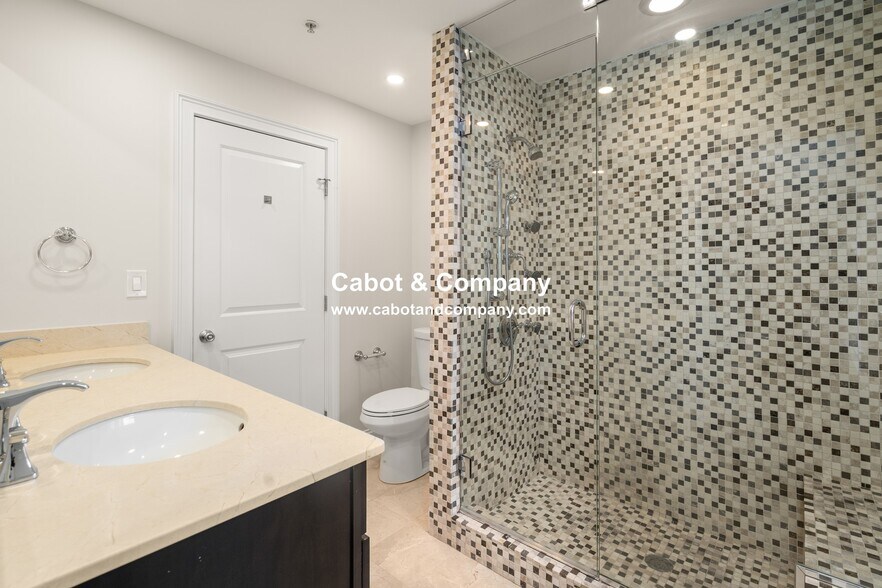 Building Photo - 9 N Margin St