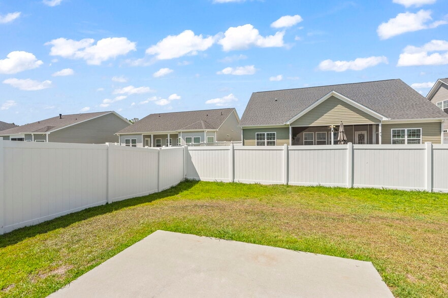 Building Photo - 1789 Sapphire Dr