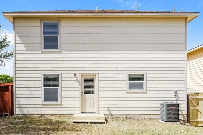 Building Photo - 5738 Red Canyon