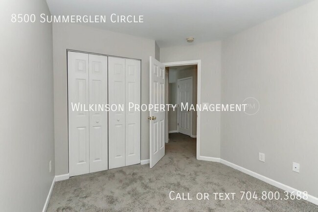 Building Photo - 8500 Summer Glen Cir