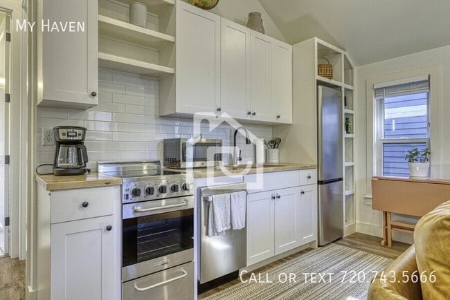 Building Photo - 2546 1/2 California St-