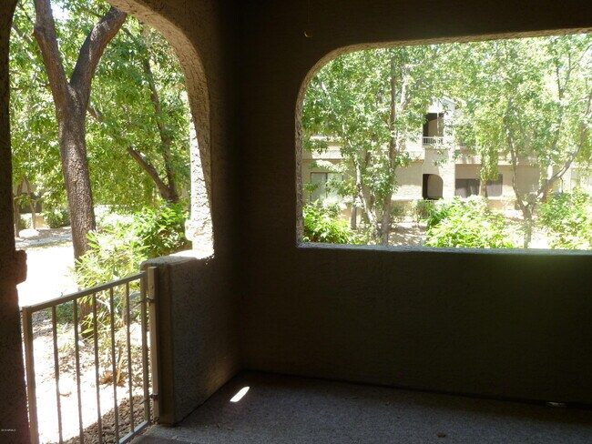 Building Photo - 15050 N Thompson Peak Pkwy