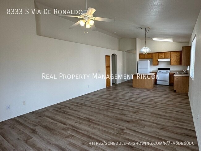 Building Photo - AVAILABLE NOW!!  Amazing 4bed/2bath in Rit...