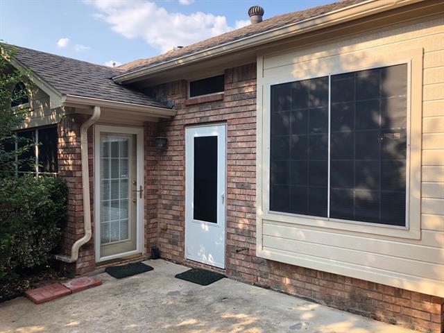Building Photo - 2118 Stoneridge Dr