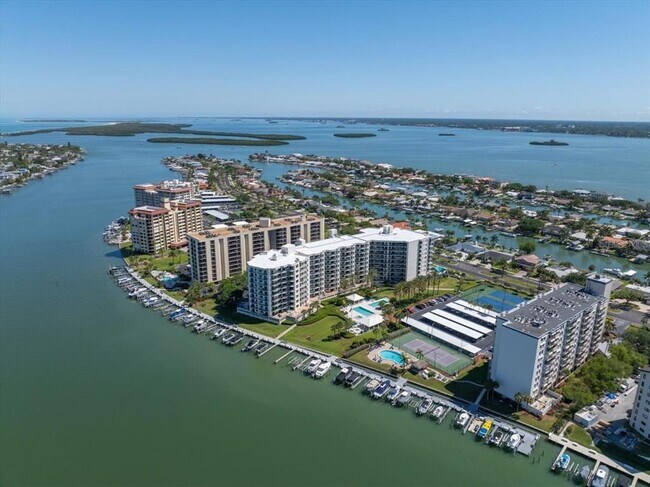Building Photo - 660 Island Way