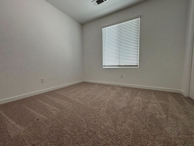 Building Photo - Spacious 3-Bedroom Home with Solar, Modern...