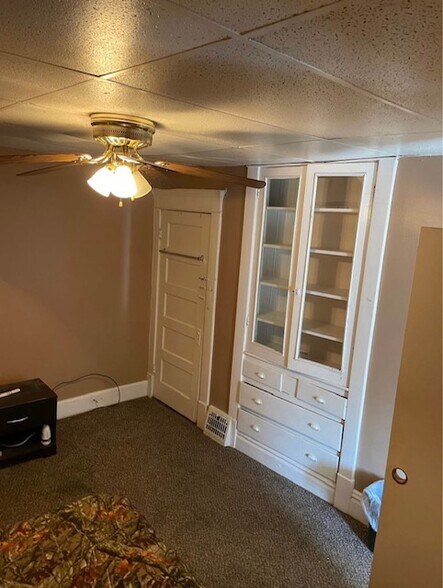 Building Photo - 205 Elm Ave