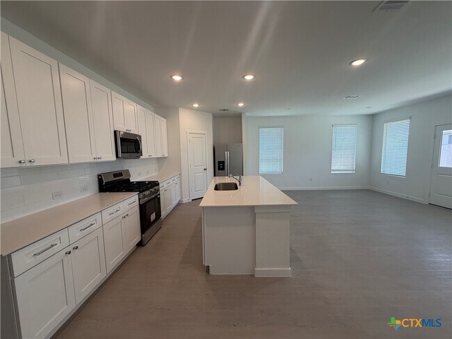 Building Photo - 8908 San Carlos