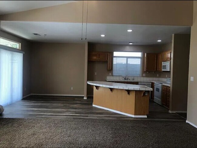 Building Photo - Coming Soon!