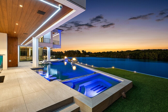 Building Photo - 2934 NE 8th Ave