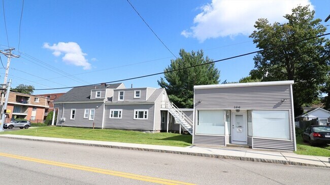 Building Photo - 154 Pleasant St